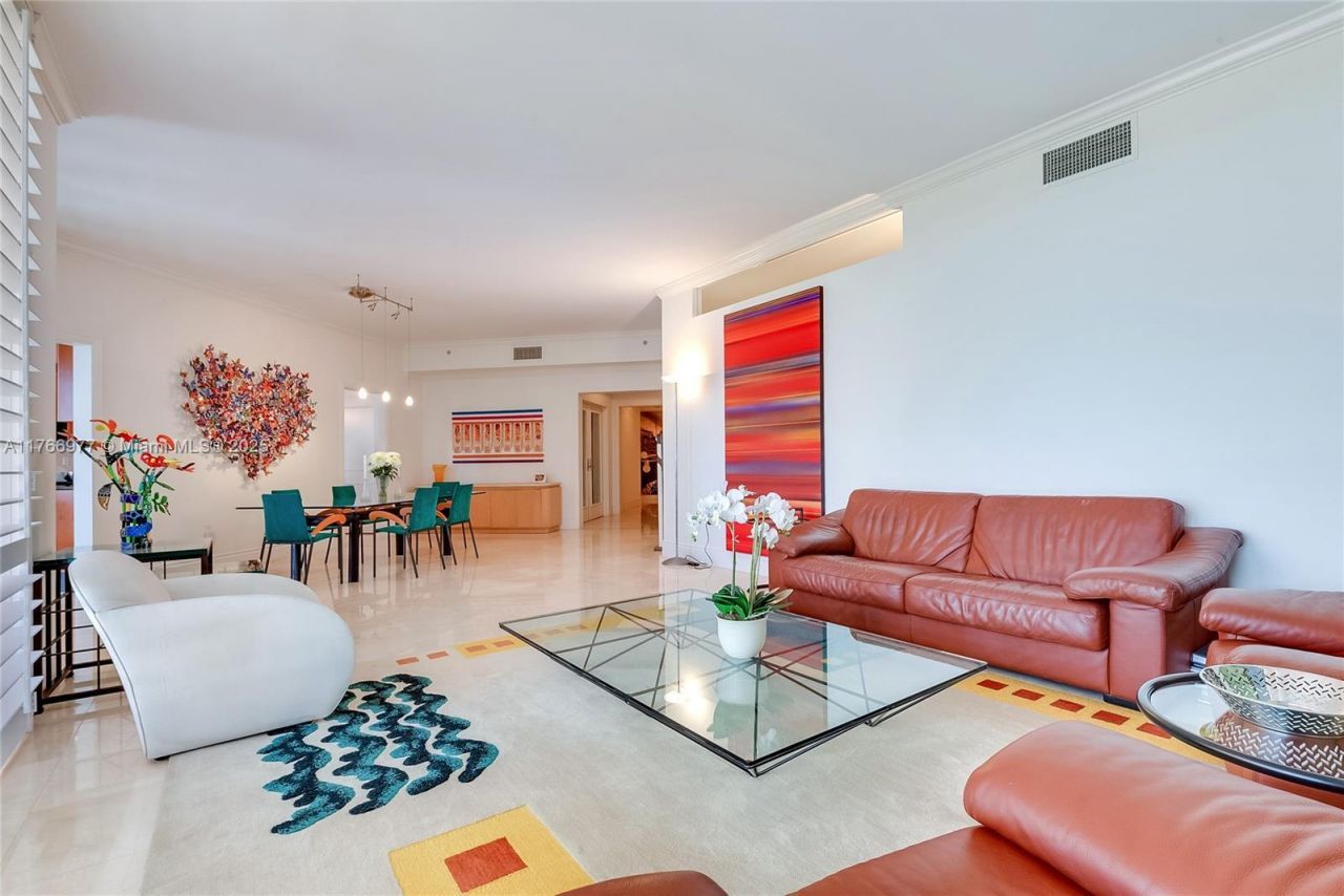 60 Edgewater Dr, Unit 5E, Coral Gables, FL 33133 Photo