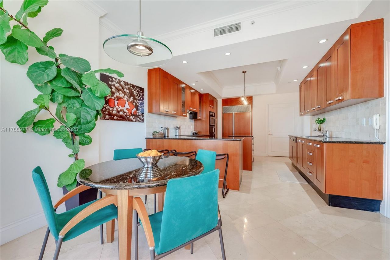 60 Edgewater Dr, Unit 5E, Coral Gables, FL 33133 Photo