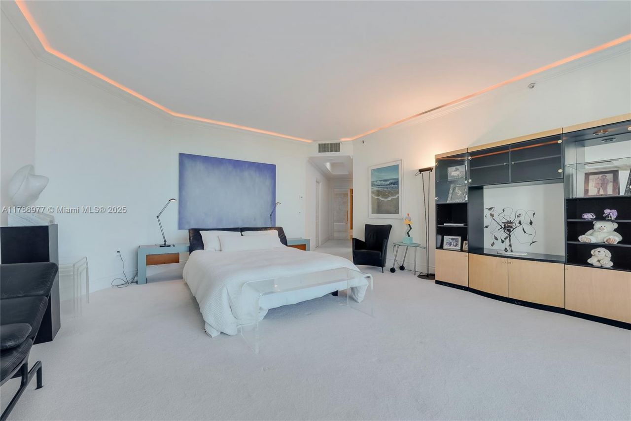 60 Edgewater Dr, Unit 5E, Coral Gables, FL 33133 Photo