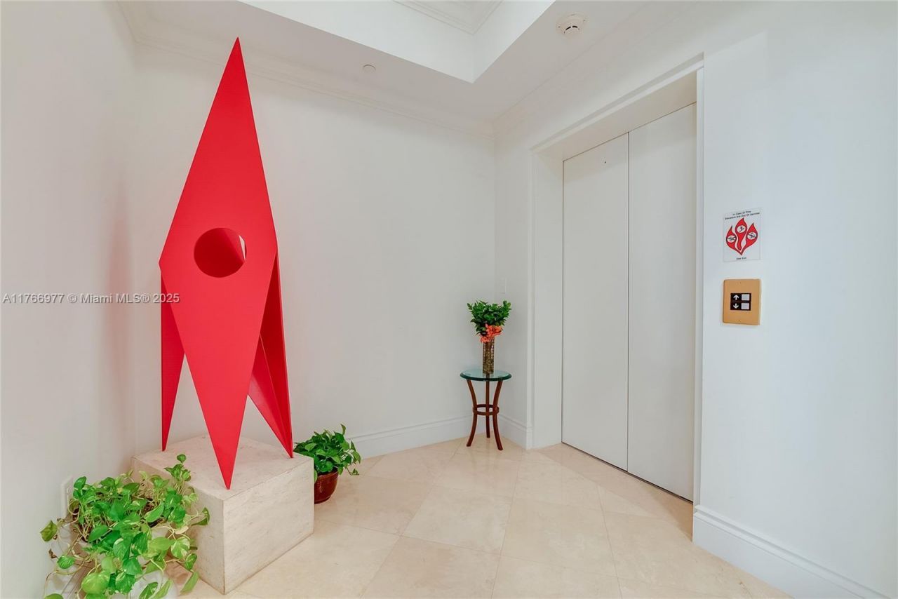 60 Edgewater Dr, Unit 5E, Coral Gables, FL 33133 Photo