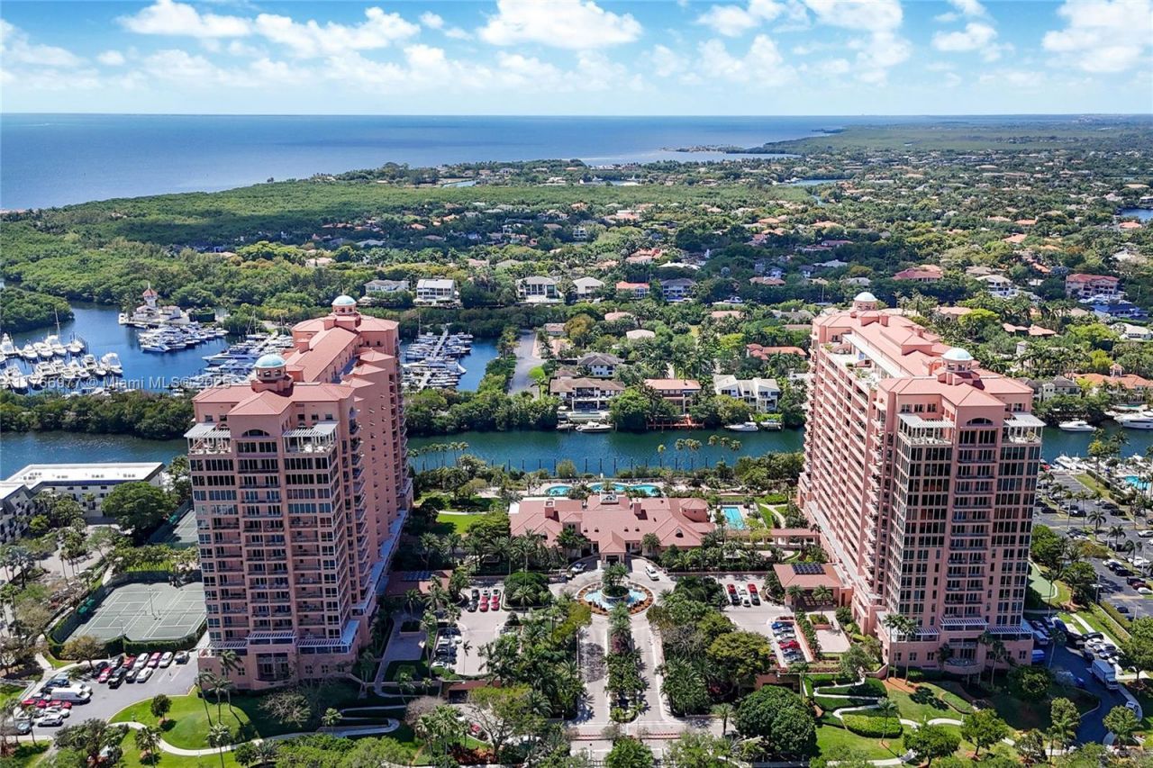 60 Edgewater Dr, Unit 5E, Coral Gables, FL 33133 Photo