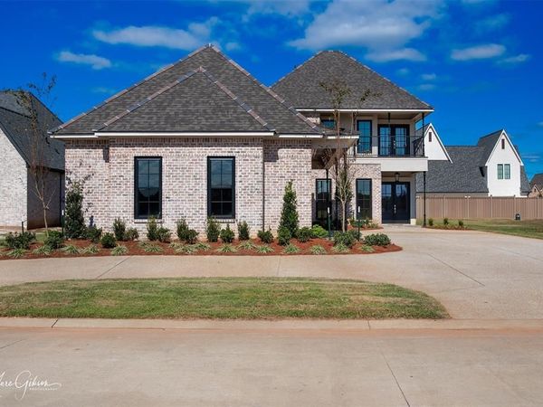 305 Nightfall Court, Bossier City, LA 71111