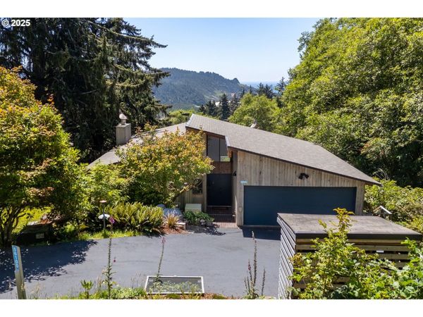 56100 HIGH POINT RD, Otis, OR 97368