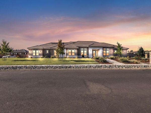 3100 Saffron Ln, Roseville, CA 95747