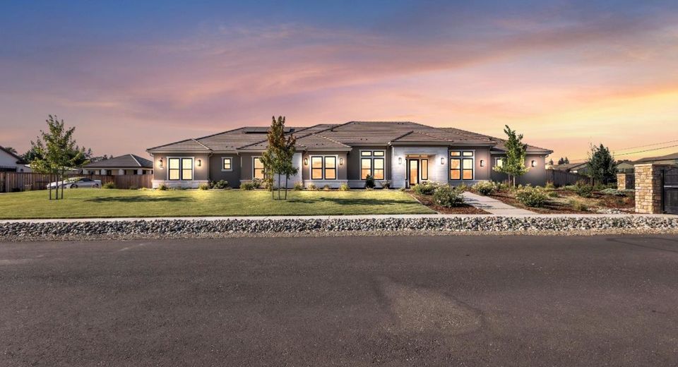3100 Saffron Ln, Roseville, CA 95747 Photo