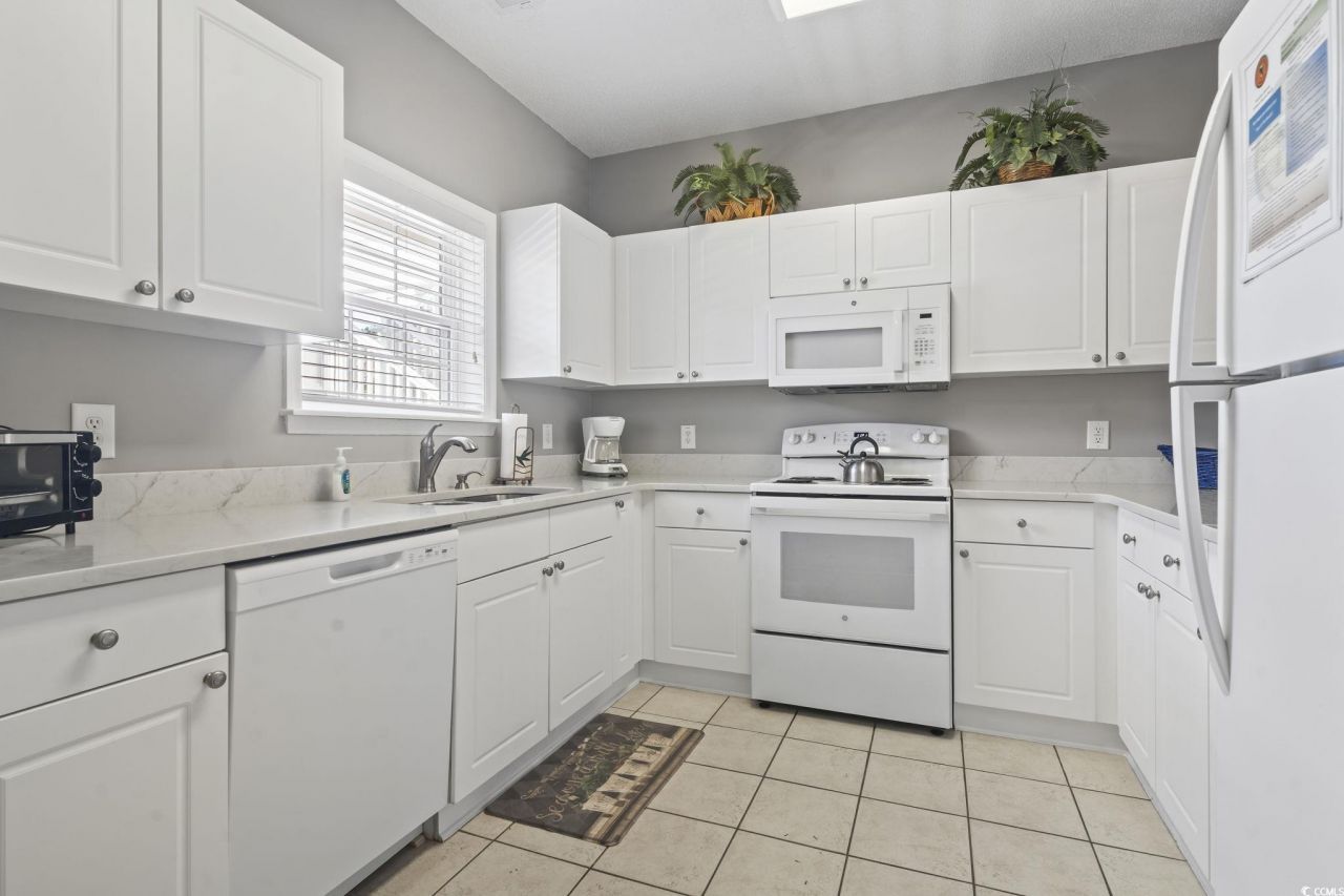 5825 Catalina Dr. Photo 13