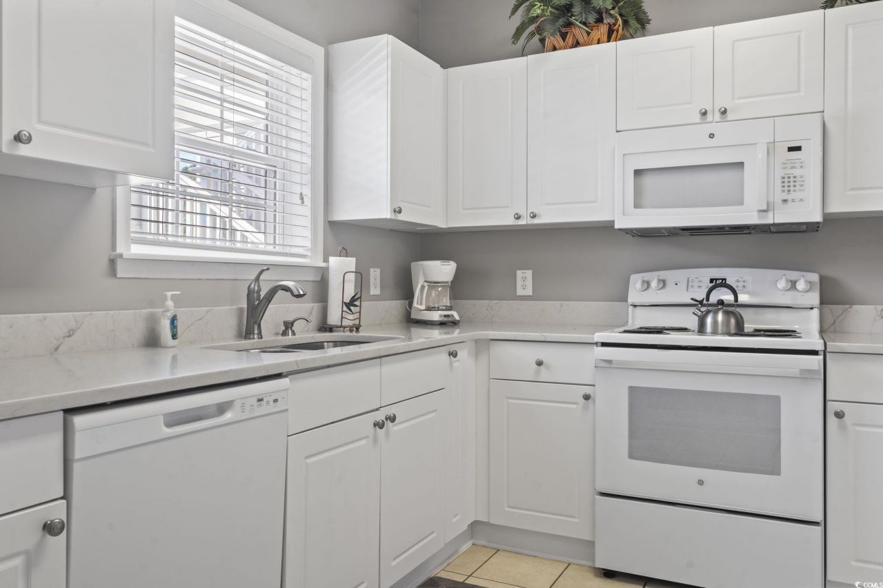 5825 Catalina Dr. Photo 15