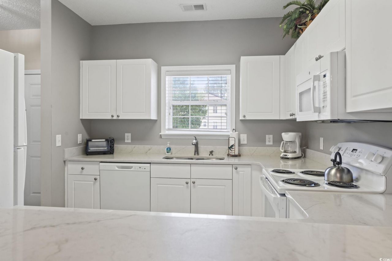 5825 Catalina Dr. Photo 16