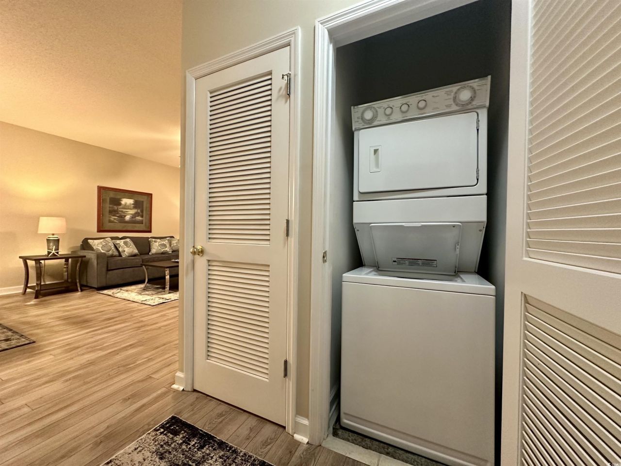 5825 Catalina Dr. Photo 22