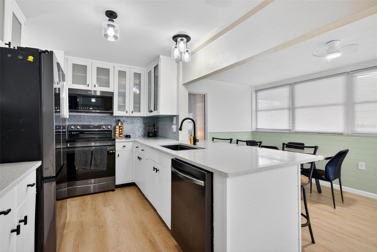 807 Melody Lane, Bradenton, FL 34207 Photo