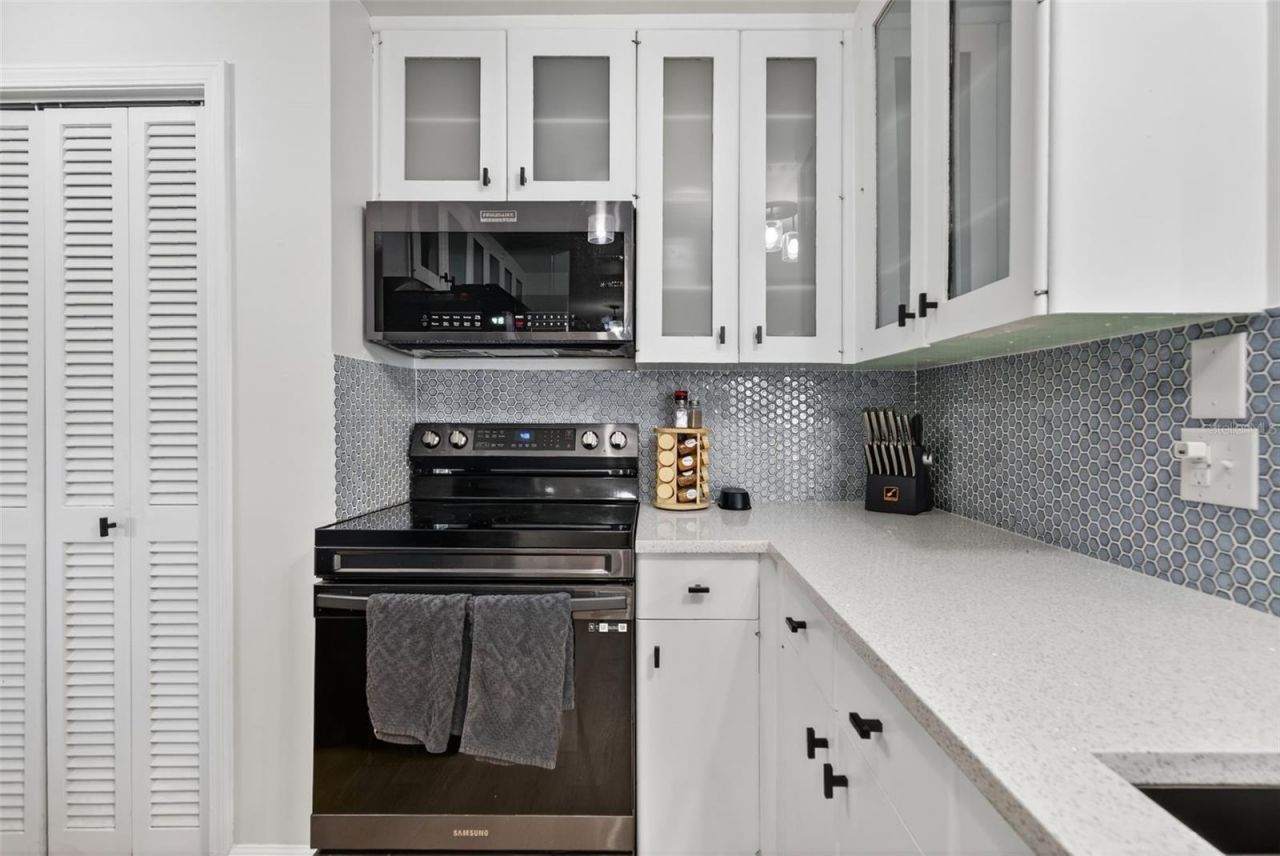 807 Melody Lane, Bradenton, FL 34207 Photo