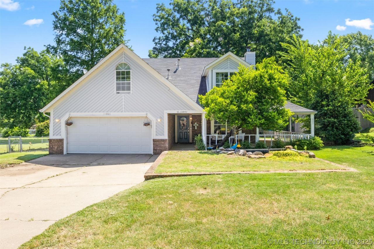 11801 S 266th East Avenue, Coweta, OK 74429 Main Photo