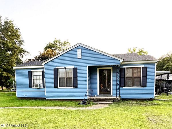 2 Oakwood Ln Lane, Natchez, MS 39120