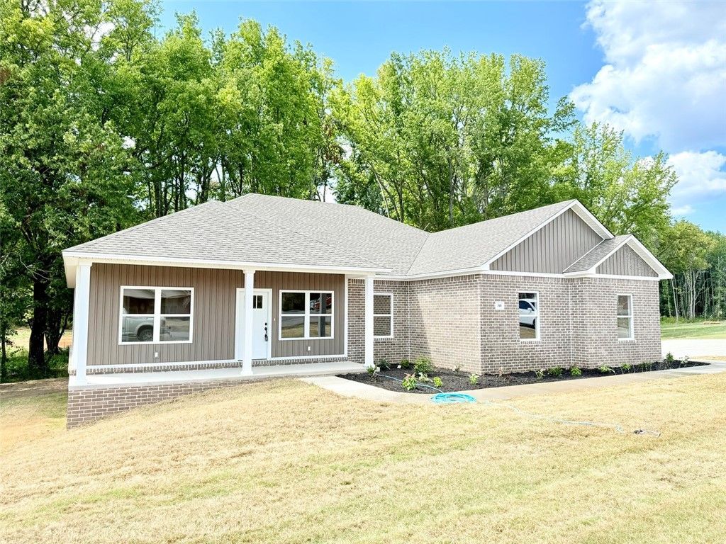 340 Stonegate Drive, Russellville, AR 72802 Main Photo