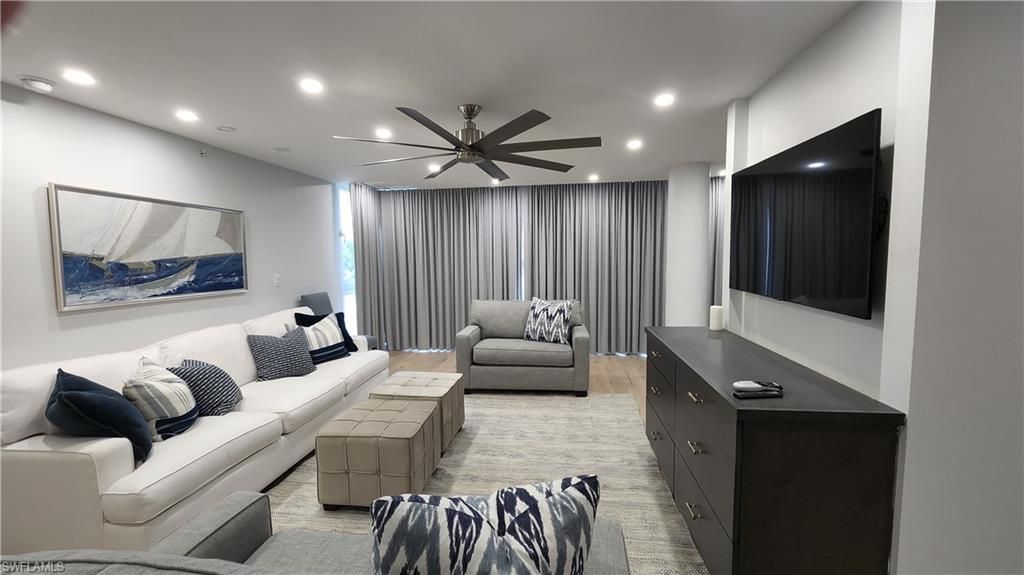 20 Seagate Dr, Unit 301, Naples, FL 34103 Photo