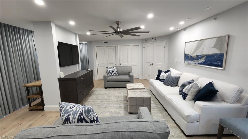 20 Seagate Dr, Unit 301, Naples, FL 34103 Photo