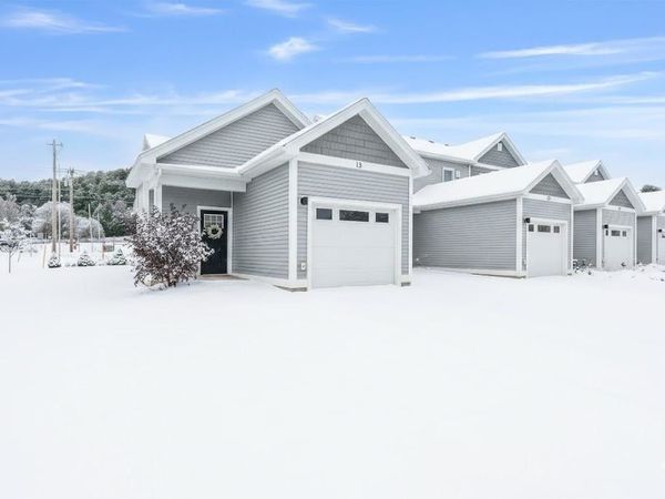 13 Clover Lane, Hinesburg, VT 05461