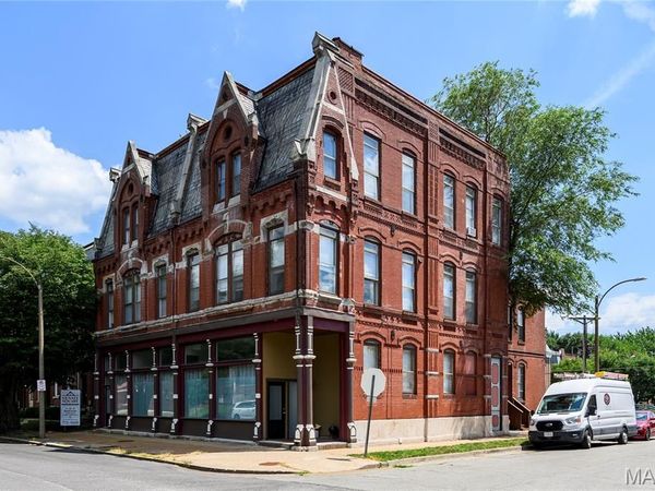 1956 Sidney Street, St Louis, MO 63104