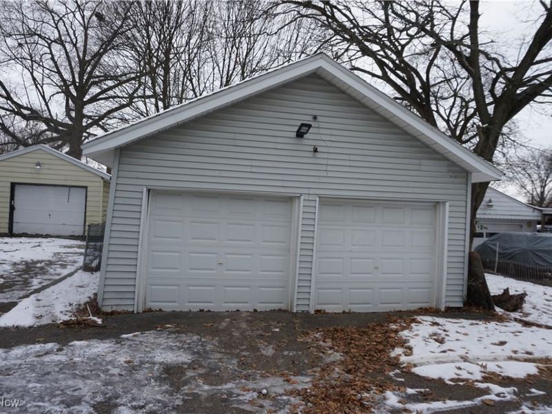 1088 Packard Drive, Akron, OH 44320 Photo 2