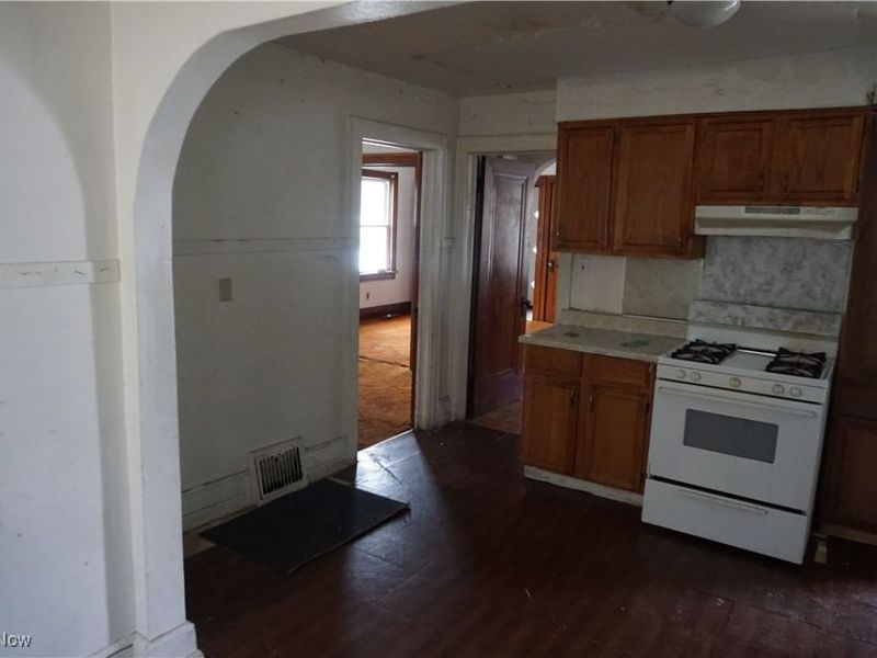 1088 Packard Drive, Akron, OH 44320 Photo 5