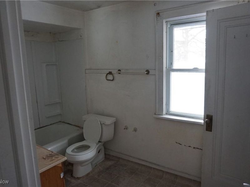 1088 Packard Drive, Akron, OH 44320 Photo 9