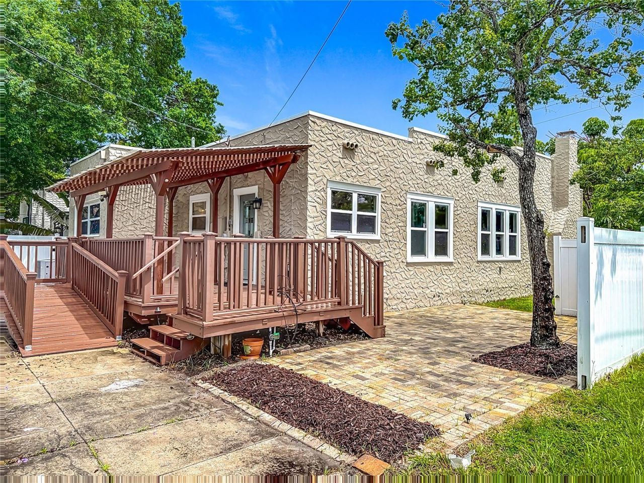 4595 9th Avenue N, Saint Petersburg, FL 33713 Photo