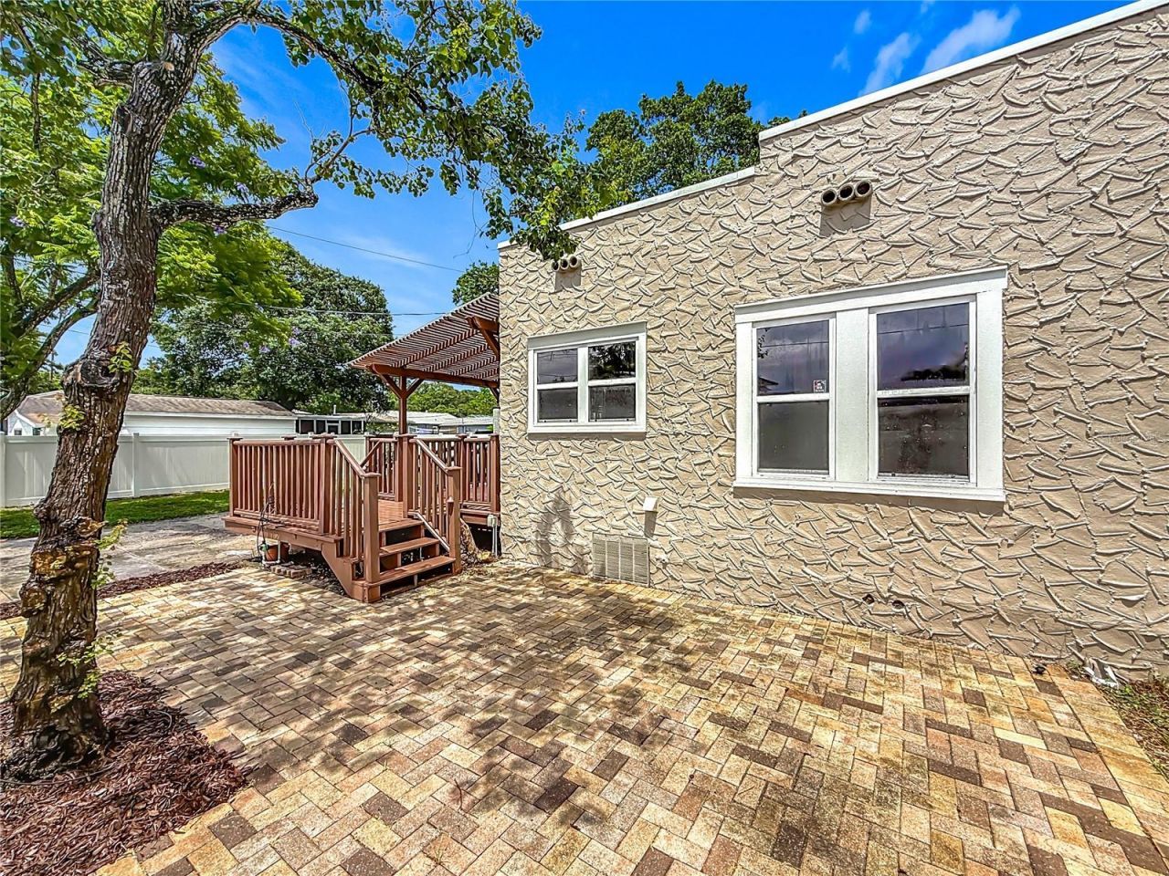 4595 9th Avenue N, Saint Petersburg, FL 33713 Photo