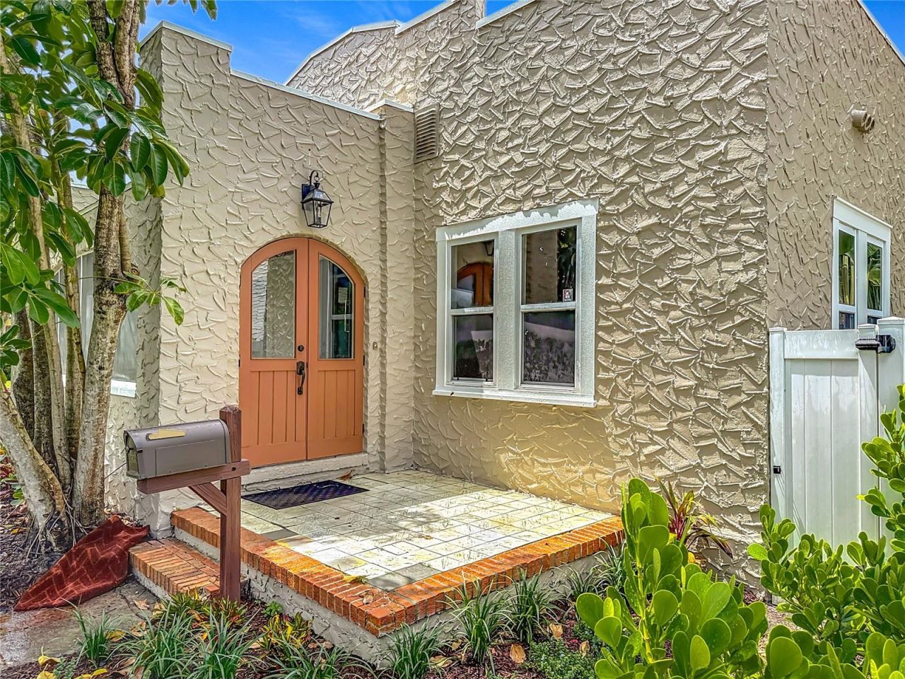 4595 9th Avenue N, Saint Petersburg, FL 33713 Photo