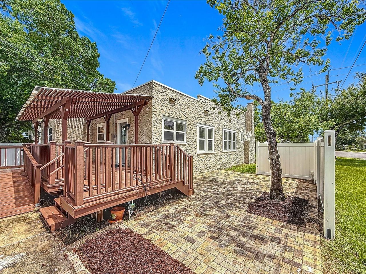 4595 9th Avenue N, Saint Petersburg, FL 33713 Photo