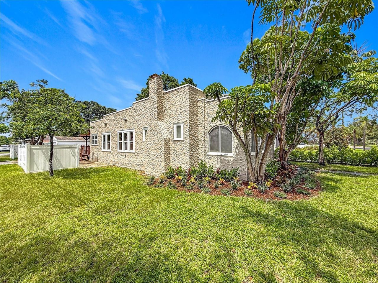 4595 9th Avenue N, Saint Petersburg, FL 33713 Photo