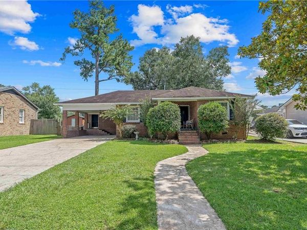 2867 Thornhill Drive, Mobile, AL 36606