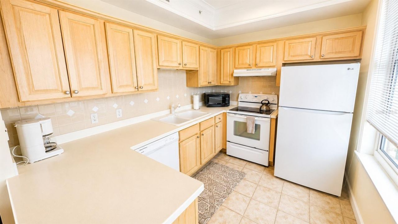 750 N Tamiami Trail, Unit 1402, Sarasota, FL 34236 Photo