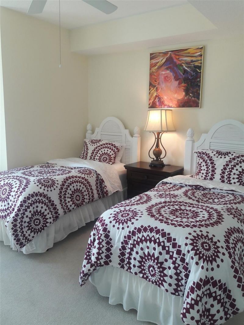 750 N Tamiami Trail, Unit 1402, Sarasota, FL 34236 Photo