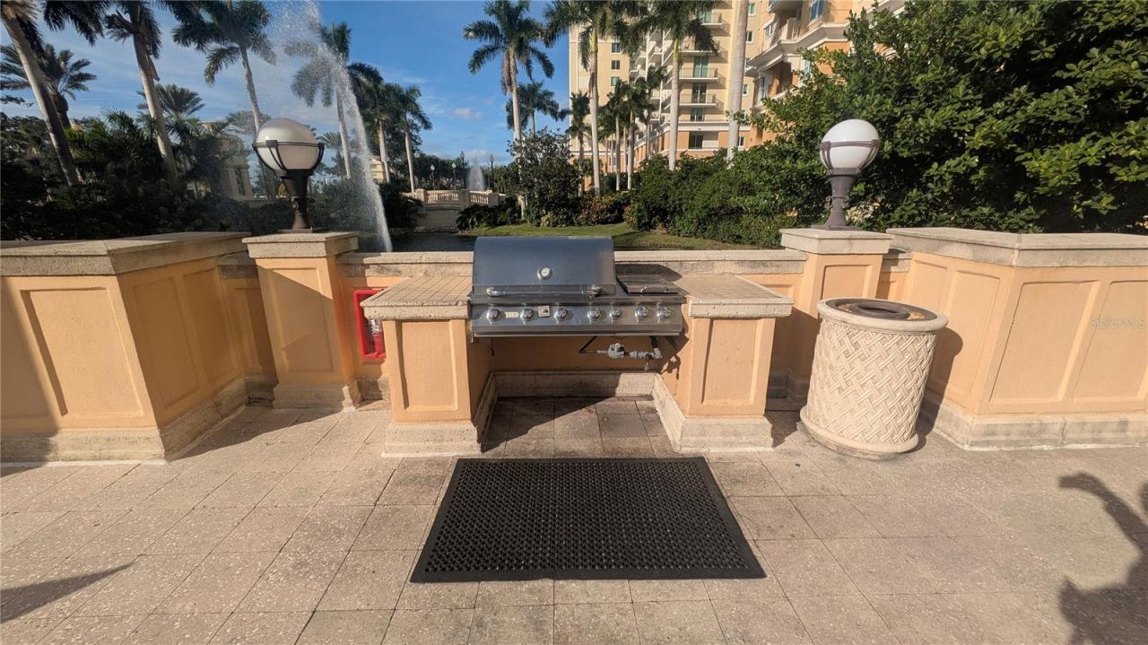 750 N Tamiami Trail, Unit 1402, Sarasota, FL 34236 Photo