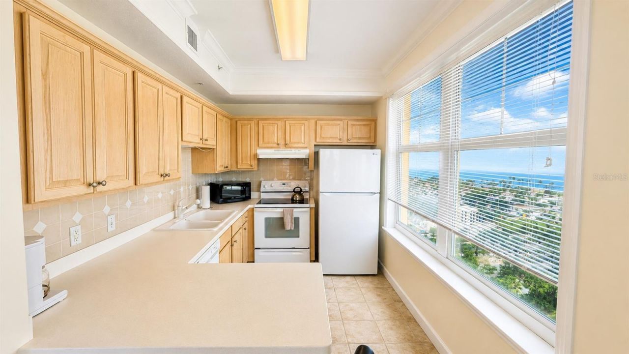 750 N Tamiami Trail, Unit 1402, Sarasota, FL 34236 Photo