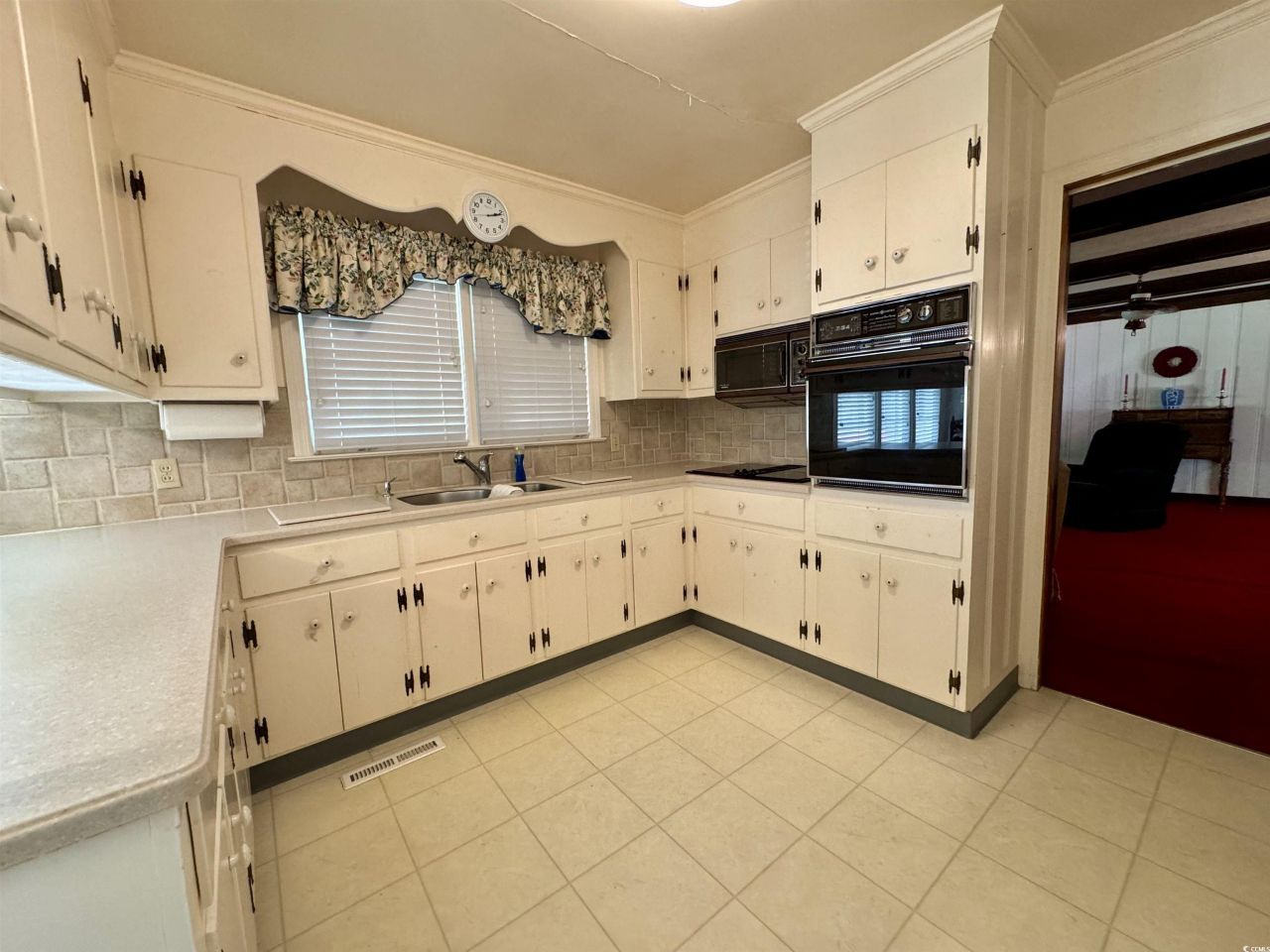 90 Gordon Ave Photo 12