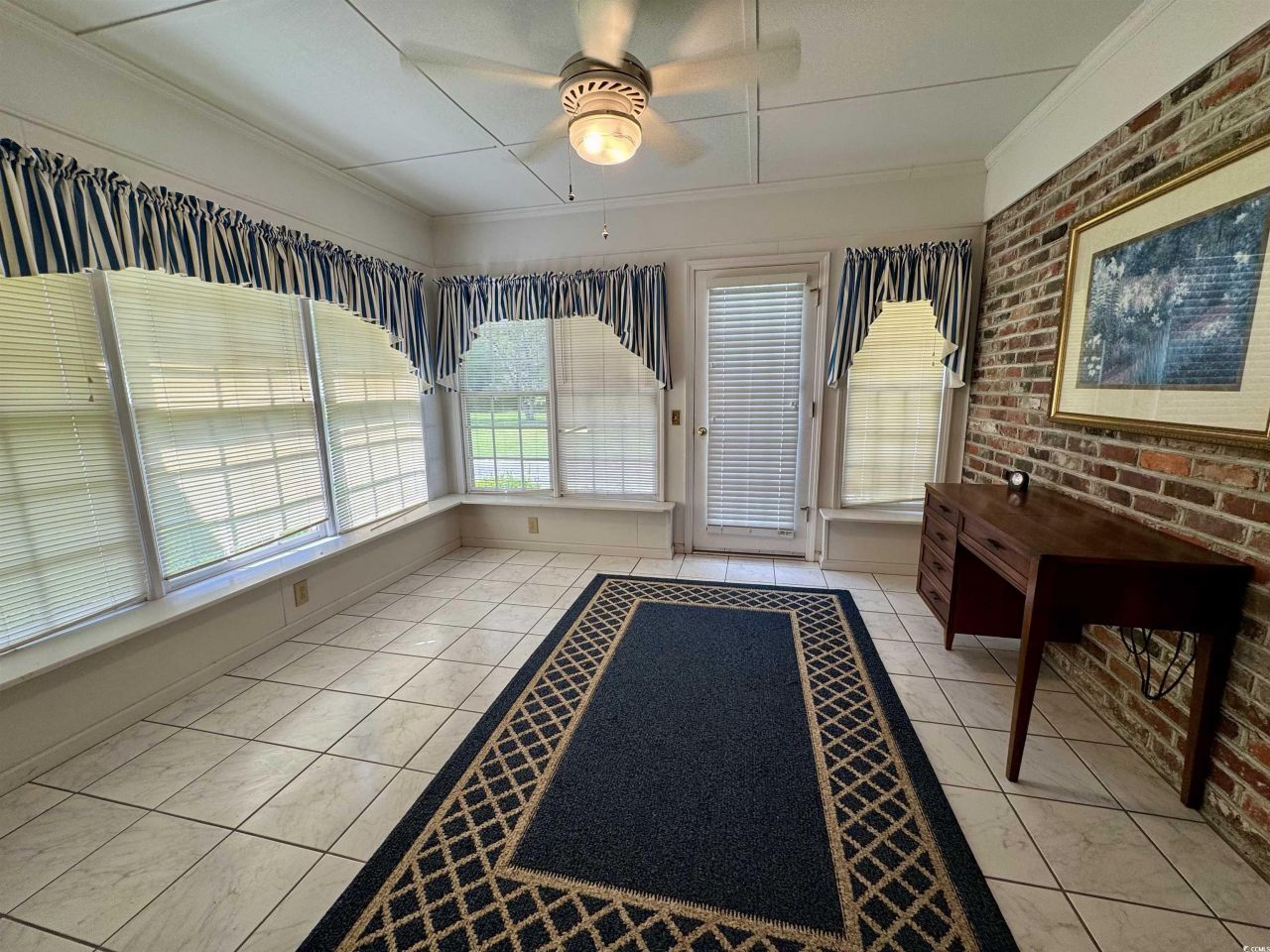 90 Gordon Ave Photo 15