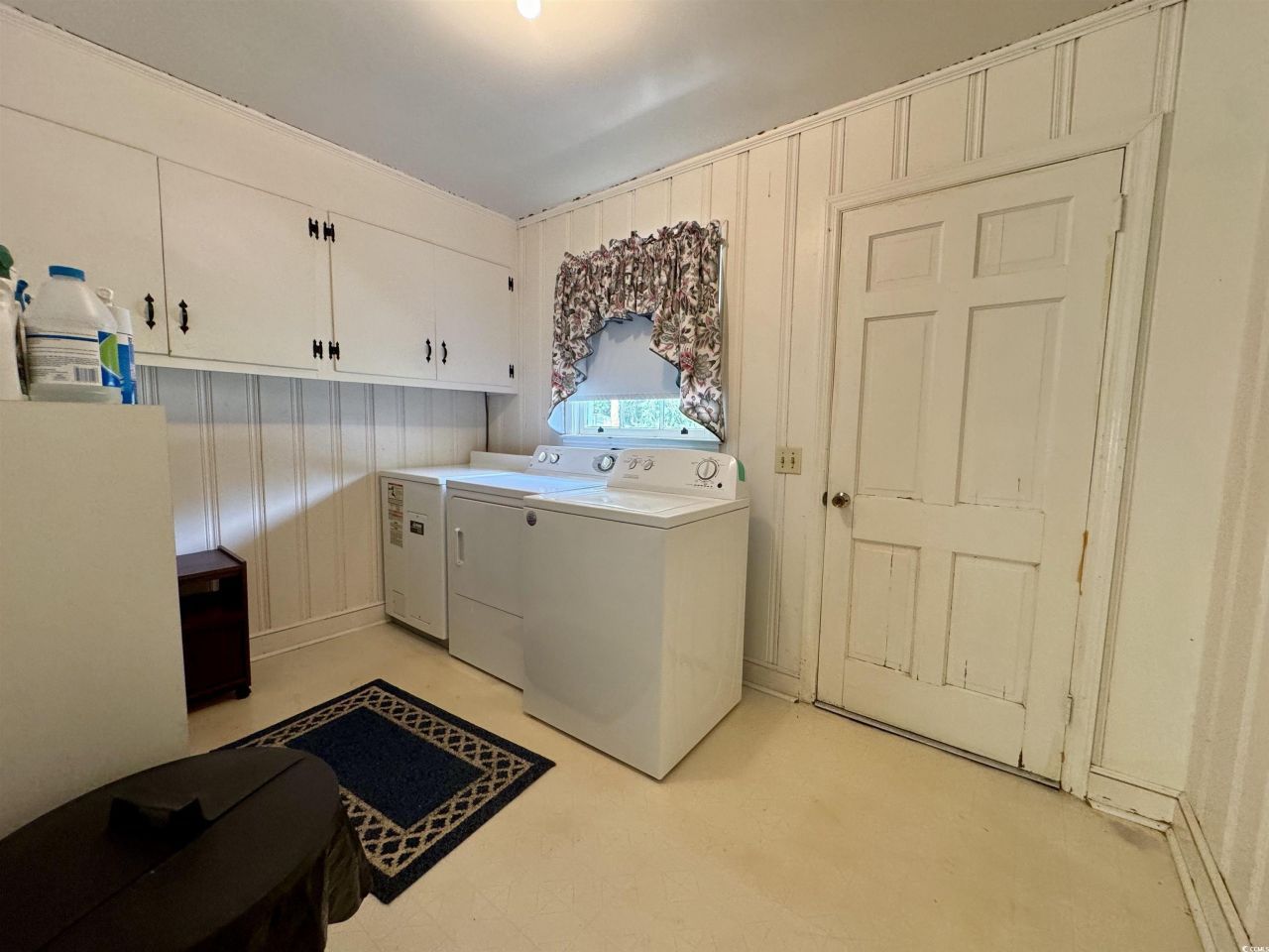 90 Gordon Ave Photo 16