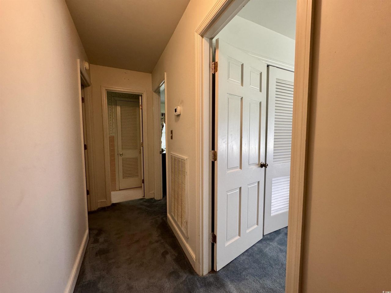 90 Gordon Ave Photo 17