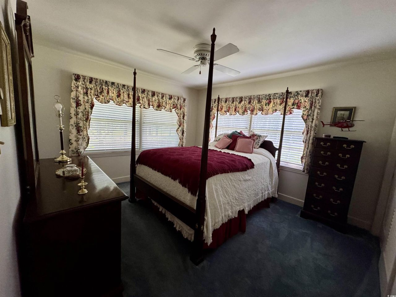 90 Gordon Ave Photo 19