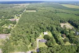 90 Gordon Ave photo 4