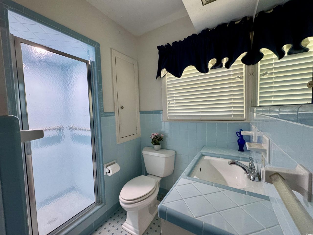 90 Gordon Ave Photo 23