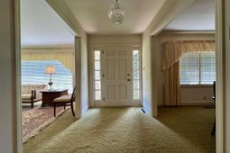 90 Gordon Ave photo 4