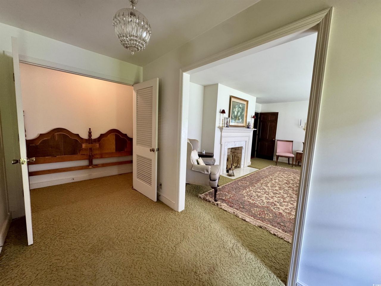 90 Gordon Ave Photo 4