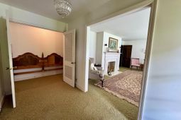 90 Gordon Ave photo 4