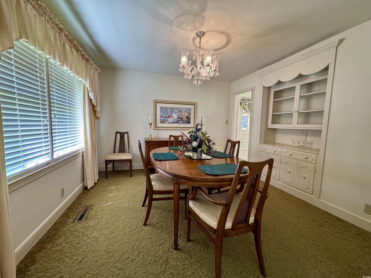 90 Gordon Ave Photo 5