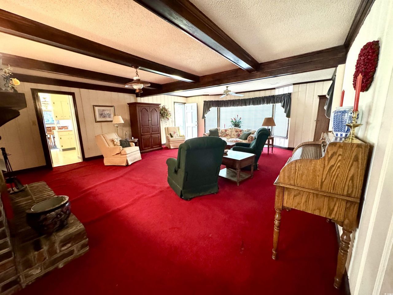 90 Gordon Ave Photo 9