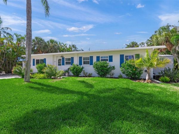 307 57TH STREET, HOLMES BEACH, FL 34217