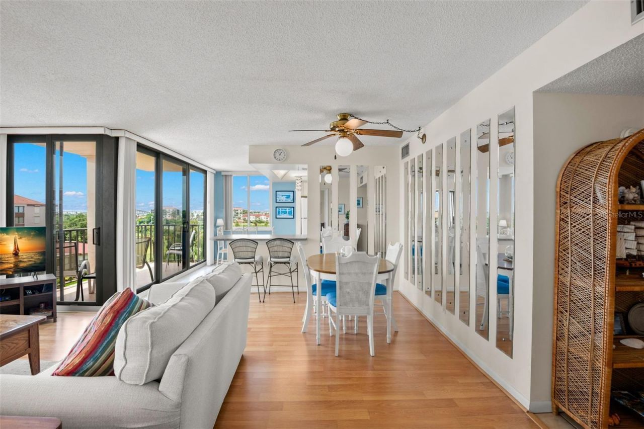 6219 Palma Del Mar Boulevard S, Unit 606, Saint Petersburg, FL 33715 Photo