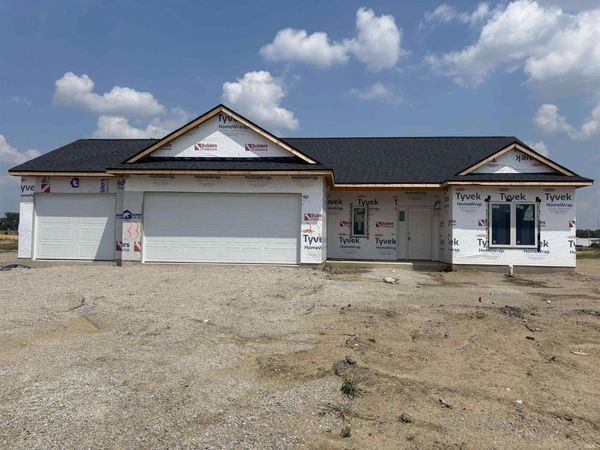 4974 CHICKADEE Drive, Woodburn, IN 46797